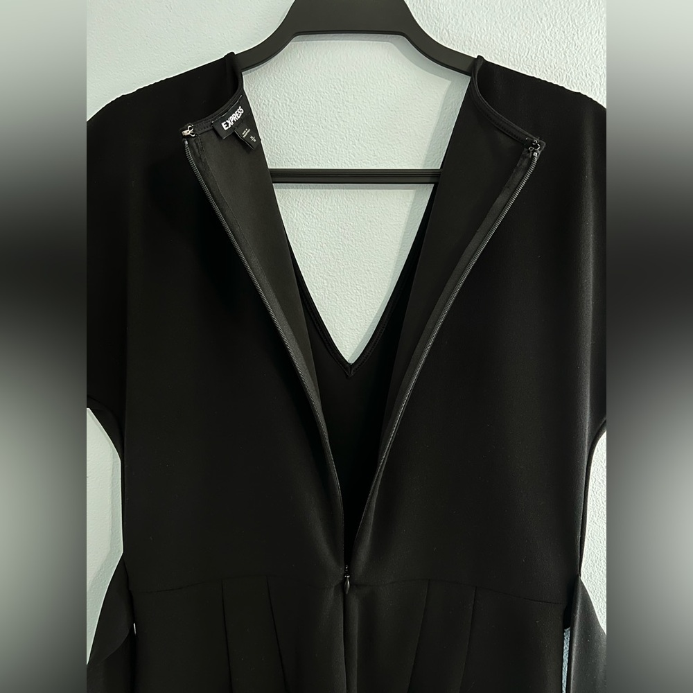 Express Black V-Neck Tie Waist Straight Leg Jumpsuit with Pockets, Medium - Picture 8 of 9
